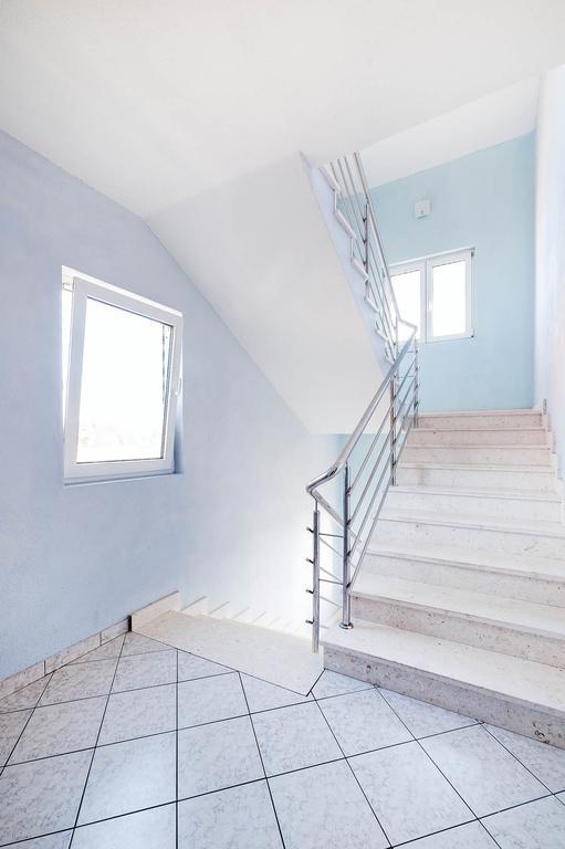שיבניק Apartments Maras מראה חיצוני תמונה